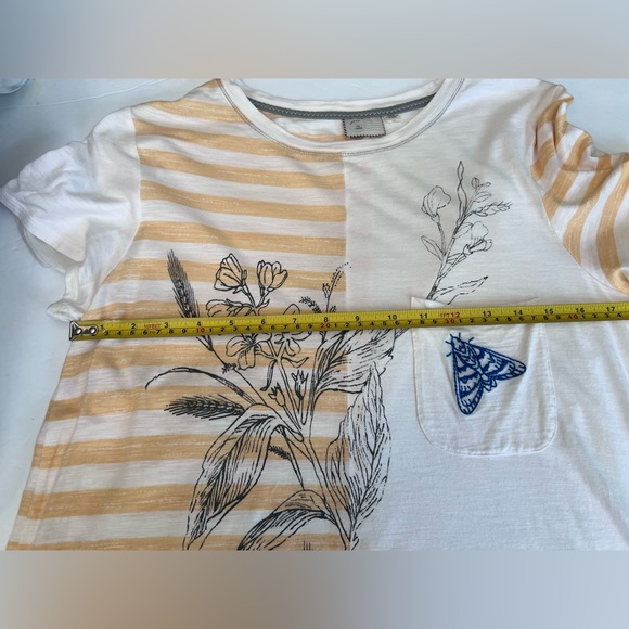 Postcards by Anthropologie T-shirt Size Large White Tan Stripes Floral Design - Picture 5 of 9